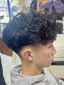 マキシム ナカイ(MAXIM NAKAI) スペインカールスパイラルパーマ刈り上げフェード