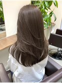 シアーグレージュ×レイヤーカット