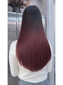 グラデーションで魅せる艶レッドロング