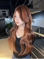 ローレン(Rollen)&nbsp;赤髪からオレンジに&エクステを使ってデザインカラーを表現！！