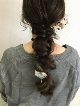 アンジュ(ange) 【ange maco】ネイビー、カーキの秋色カラーのヘアアレンジ