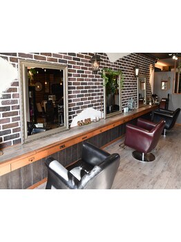 「美容室はなかなか行きづらい...。」GLOWはそんな男性にもオススメな、通いやすい雰囲気のサロンです♪