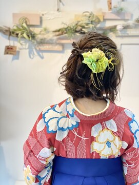 ヘアセットサロンエッジ(Edge) ミディアムさんの卒業式ハーフアップ