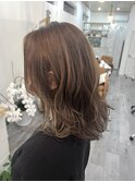 透明感あるグレージュカラー~レイヤーミディ