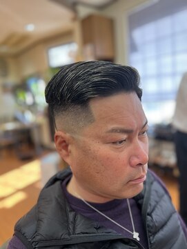 カットハウス コヤマ サイドパートスキンフェード