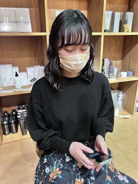 ジェノ(JENO by apish) 黒髪/グレーベージュ/レイヤーロング/前髪パーマ