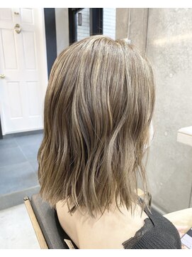 レイドバック(LAID BACK) ハイライト くすみカラー 透明感 ニュアンスカラー 白髪ぼかし