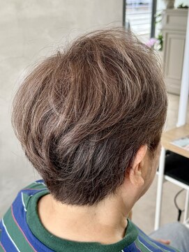 レヴィア(REVIA) レディース白髪ぼかしスタイル