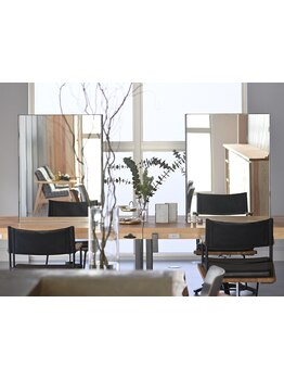 カフェのように洗練された店内で、木の香りに包まれてリラックス＊《Kulm by Luccica》で特別な1日を。