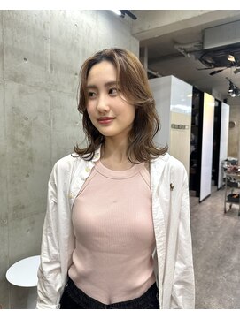 バド(bado) ベージュカラー/透明感カラー／レイヤーカット／髪質改善/本町