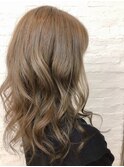 セミロング×ミルクティーベージュ