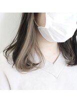 デコヘアーフラッペ(DECO HAIR frappe) 白っぽいベージュのインナーカラー