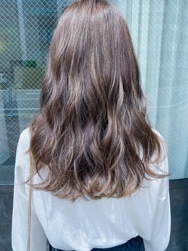 テン(tenn) 透明感のあるアッシュ◎