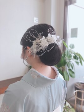 ヴィヴァーチェフィオーレ(Vivace fiore) タイトシニヨン