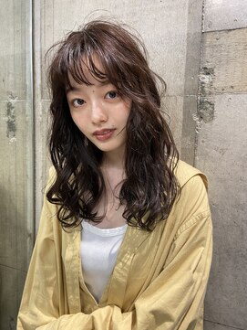 ウェウェ(wewe) ロングのパーマスタイル