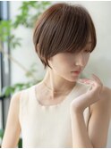 ヌーディカラー/前下がりボブ/小顔ヘア/大人ボブ