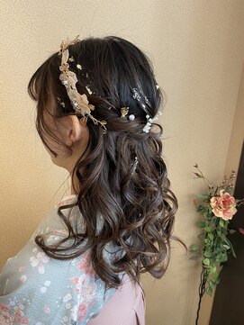 ヘアーボー ラーラ(hairbeau L'ala) ハーフアップスタイル