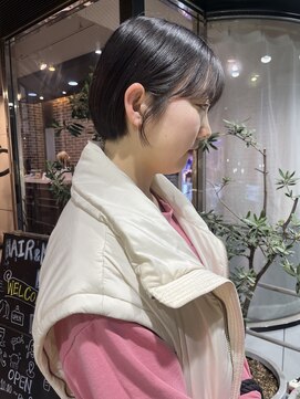 ヘアーアンドメイク ビス(HAIR&MAKE bis) ぷっつり丸みショートボブ☆【多田華歌】