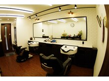 落ち着いた雰囲気でマンツーマンで対応致します