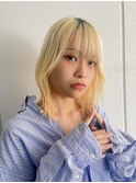 ハイトーンブロンドヘア×顔周りハイレイヤー