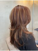 レイヤーカット×ハイライトカラー