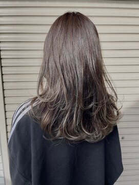 アイリス(IRIS) 大人シアーベージュミニウルフボブミディアムレイヤー