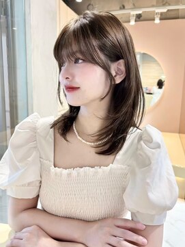 グロー 大宮(GLROW) ♭大宮/レイヤーカット/オリーブベージュ/ミディアムレイヤー