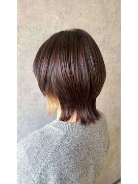 ポリマン 西新井(poliment) 大人のおしゃれ 個性を引き立てるインナーカラー×レイヤー