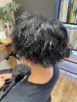 エント(ento) 黒髪で魅せる抜け感サーフカールスタイル