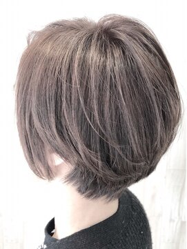 マニス(manis) 大人可愛い30代・40代・50代◎ショートボブグレージュカラー
