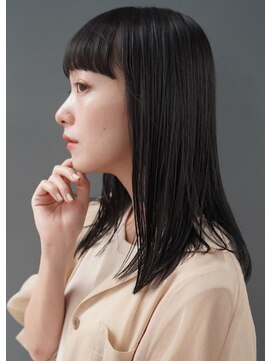 ブルートマト(BLUE TOMATO) 地毛風カラー×ストレートミディアム