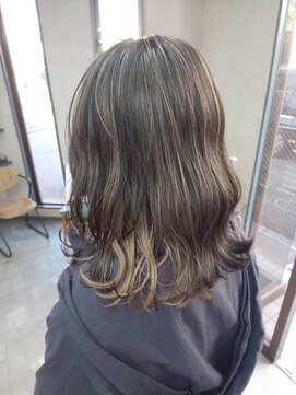 オト(oto) バレイヤージュカールスタイル♪ 似合わせカット♪ プリカール