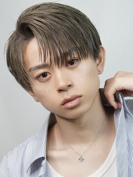 オーシャントーキョー 渋谷(OCEAN TOKYO) ナチュラルマッシュツーブロックセンターパート韓国ヘア刈り上げ