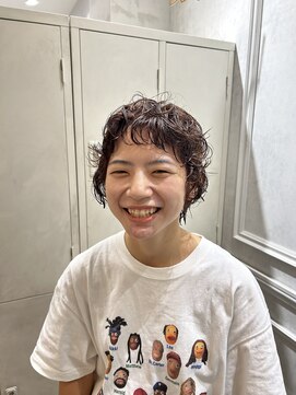 アド(ad) ショートパーマスタイル