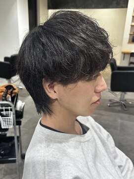 ヒュイル バイ ニアウ(Hwyl by Niau) メンズマッシュウルフパーマニュアンスパーマシャドウパーマ