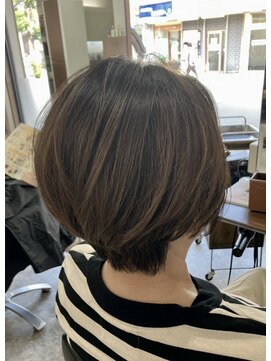 アンジュールヘアーワークス(1//jour hairworks) 夏は日焼けの色抜けを利用してハイライトっぽくリタッチカラー