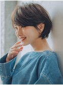 大人カジュアルに決まる！抜け感ショートヘア