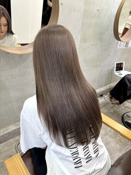 バド(bado) ベージュカラー/透明感カラー／レイヤーカット／髪質改善/本町