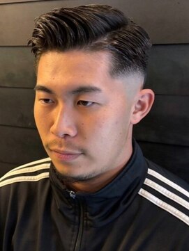 ディスイズバーバーセカンド(THIS IS BARBER 2nd) サイドパート 黒髪 フェードカット バーバースタイル