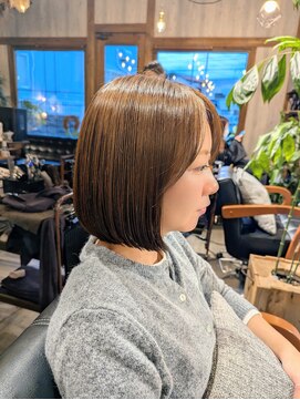 切りっぱなしミニボブ