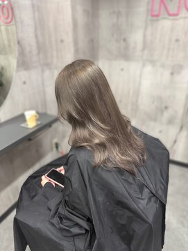 ノーン(NONE) シアーグレージュカラー