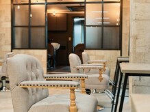 ハル 新宿(haru)の雰囲気（落ち着いた雰囲気の店内☆[髪質改善トリートメント/新宿駅]）