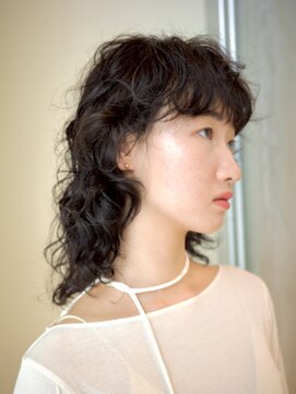 ネロ ヘアアンドライフストア 渋谷(NERO HAIR AND LIFESTORE) 【まどか】ミディアムレイヤー／スパイラルパーマ／ワイドバング