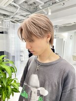 ギア(GEAR.)&nbsp;メンズミルクティーベージュ×センターパート