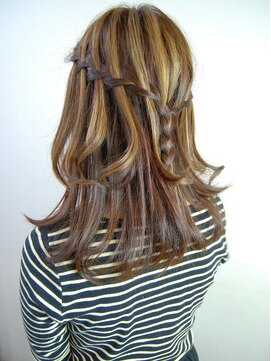 ジェイエルビー(JLB) 海外で話題の最新ヘアアレンジ☆ウォーターフォール