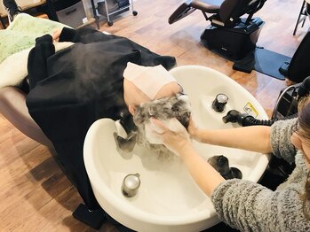 ヘアーハウス オハナ(Hair house Ohana)の写真/三条では希少なダヴィネスヘッドスパ取扱い♪髪や頭皮のケアにおすすめ！メンズ限定クーポンも◎