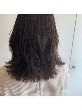 エミィ(emme) ナチュラル×セミディ