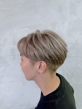 ウシワカマルイースト(ushiwakamaru East) ホワイトシルバーカラー