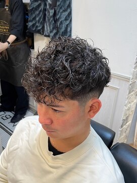 ミリオンバックス 神田店(Million Bucks) スパイキーショート/スペインカール<理容室>[メンズ/床屋/神田]