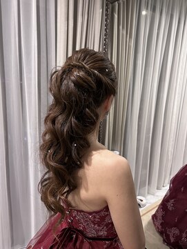 ブラウ ネイル パーティー(Blau Nail Party) ふわふわハイポニー